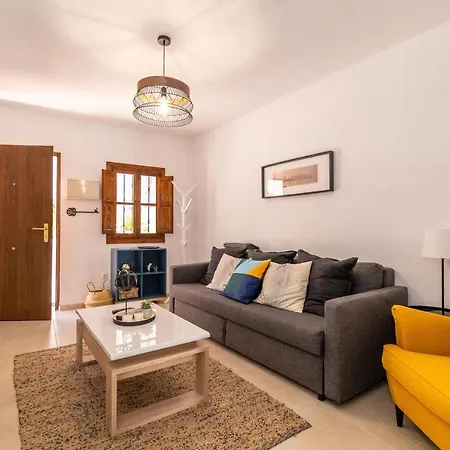 Lovely Cozy 2-bedroom Residential With Patio Benalmadena
