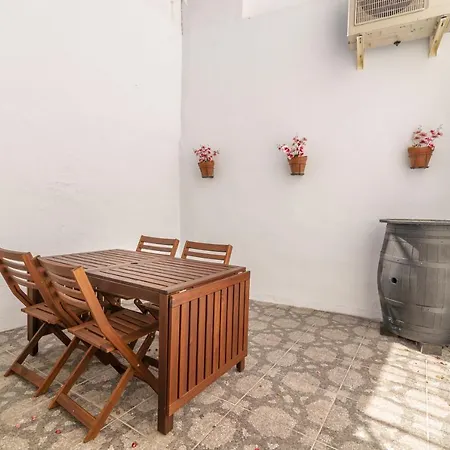Lovely Cozy 2-bedroom Residential With Patio Holiday home *